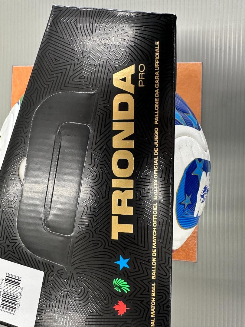 【新品】adidas　サッカーボール　トリオンダプロ　5号球　ADF520
