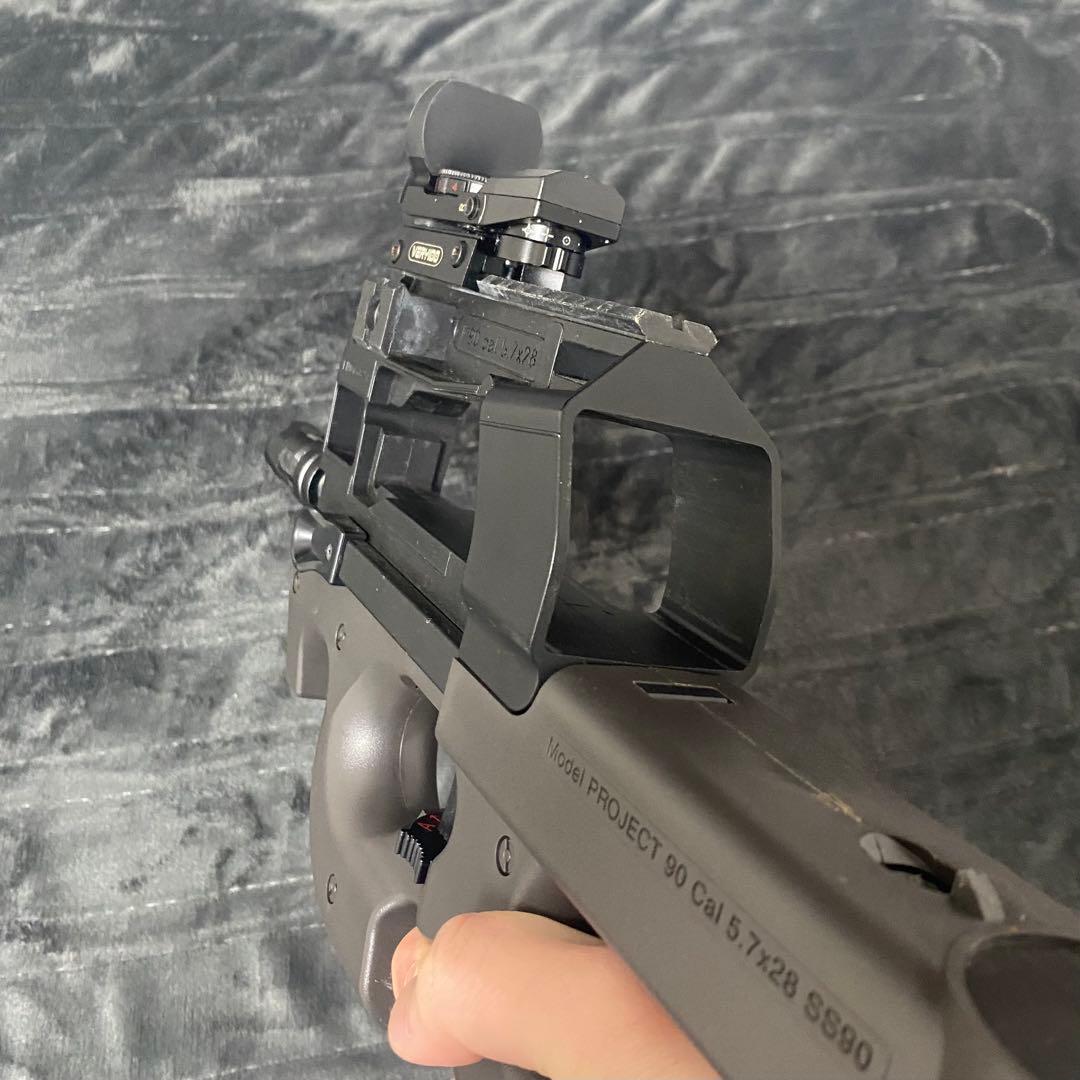P90 TR ドットサイト付き