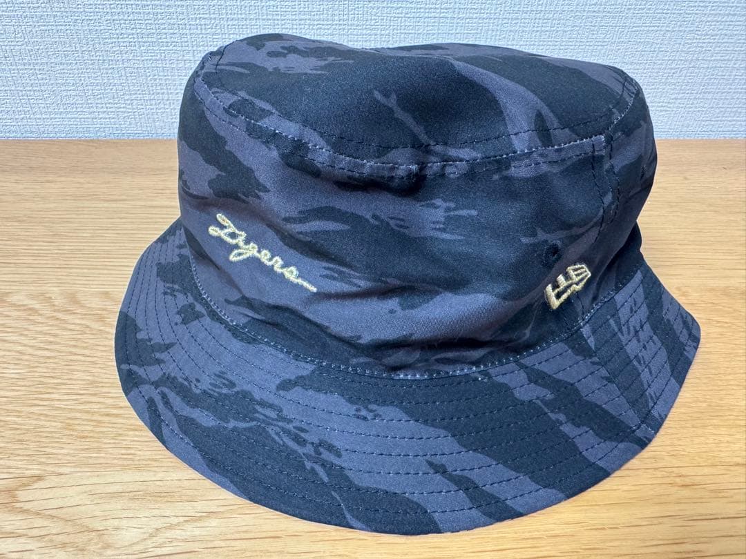 BUCKET01 RV ALLOVERPT＜NEW ERA＞ BLACK