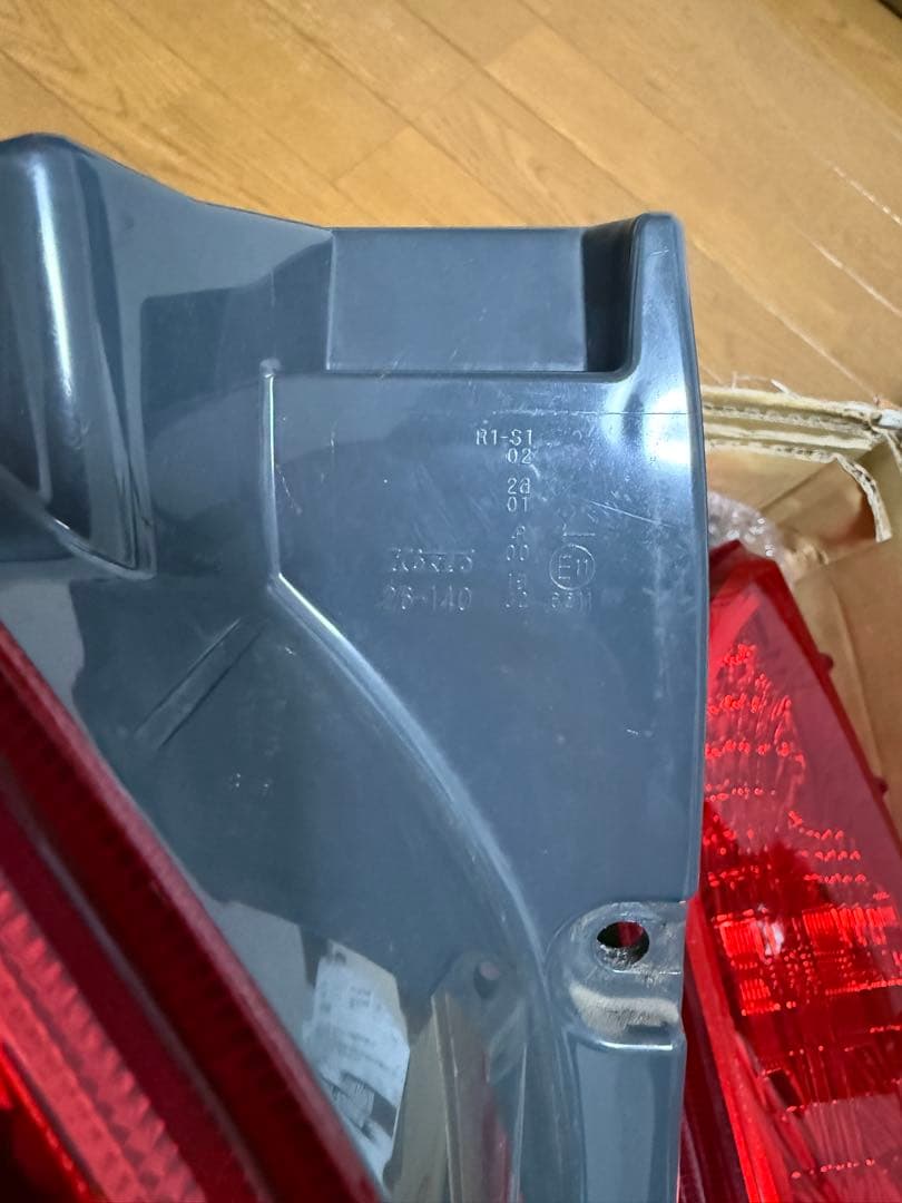 ハイエース　7型S-GL 純正テールランプ　左右セット