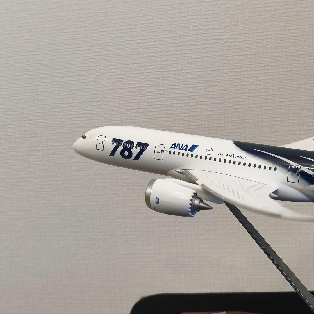 [非売品]ANA B787-8 鯖塗装 1/200 We fly 1st木製台座