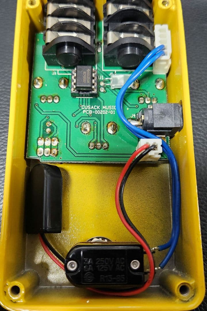 エフェクター　CUSACK Screamer Fuzz V2