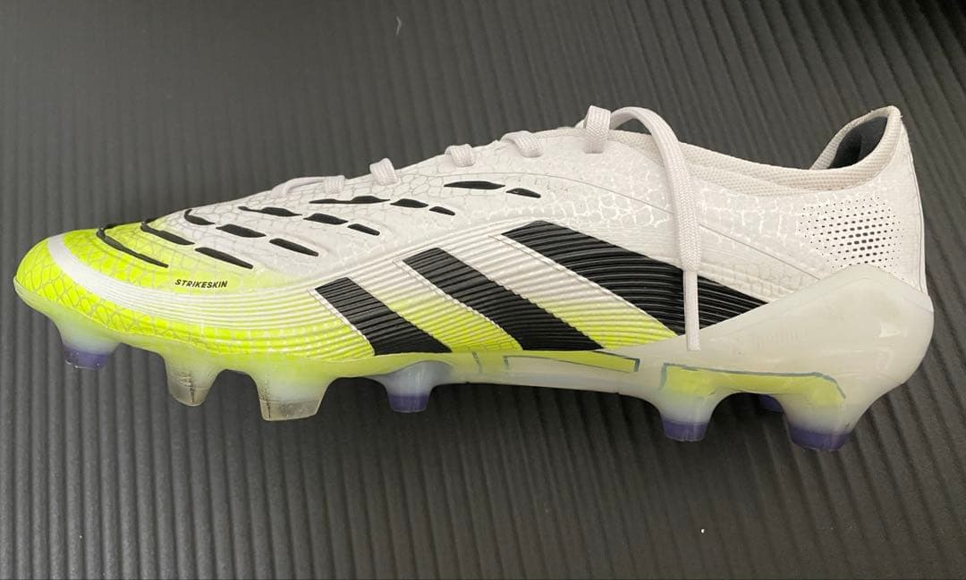 プレデターPRO HG/AG ホワイト/イエロー サッカースパイク　26.5cm
