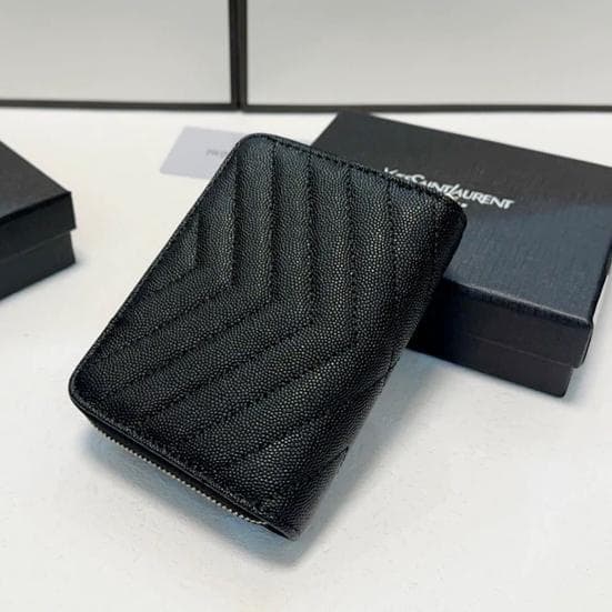 【美品】サンローラン 二つ折り財布 カサンドラ キャビアスキン キルティング 黒