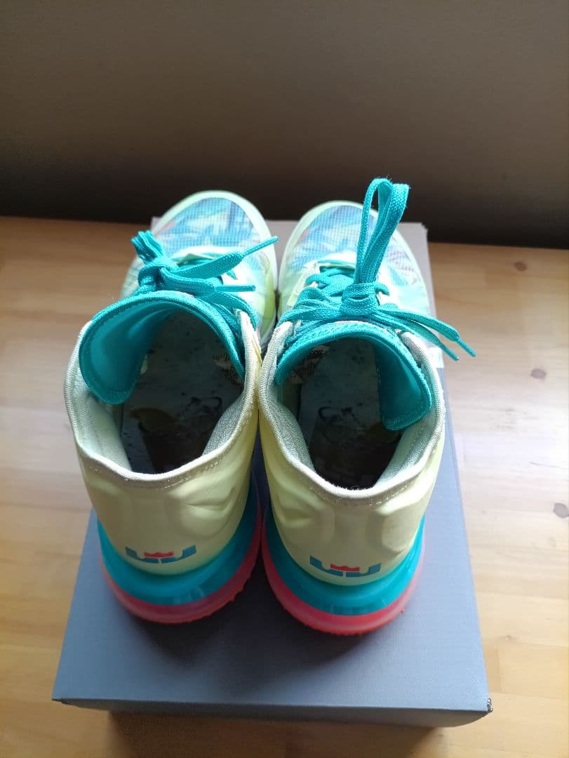 ほ*や様 Nike バスケットボールシューズ イエロー/ターコイズ　レブロン18