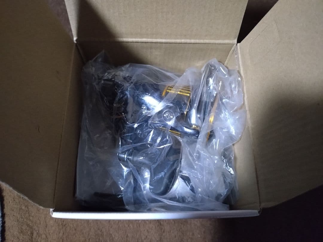 DAIWA 23ラグザス 3000XH-LBD　新品未使用！