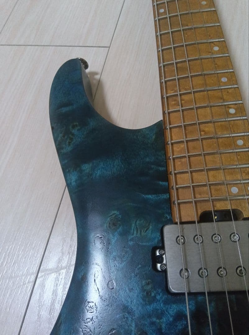 Ibanez Q52PB ヘッドレスギター