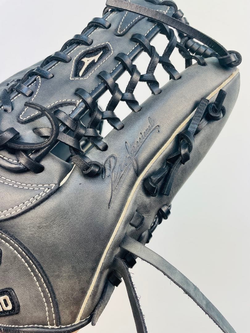 【MIZUNO】ミズノ✨野球グローブ⚾️軟式用　黒　白