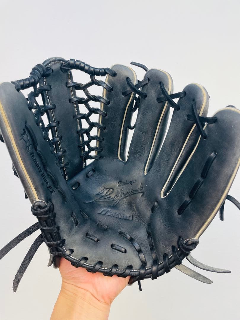 【MIZUNO】ミズノ✨野球グローブ⚾️軟式用　黒　白