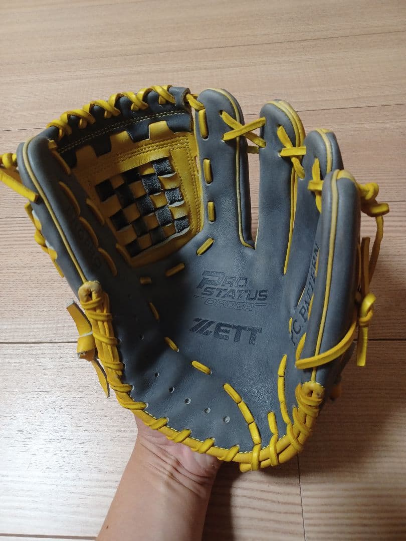 【最終値下げ】ZETT　プロステイタス　軟式　オーダー　グローブ　内野手用