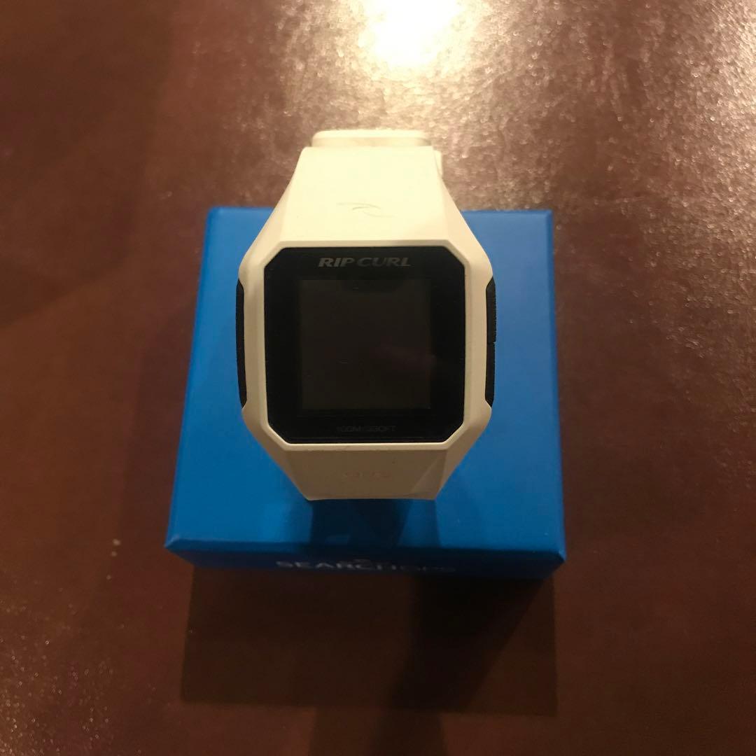RIP CURL SEARCH GPS カラー···ホワイト　※充電器無し