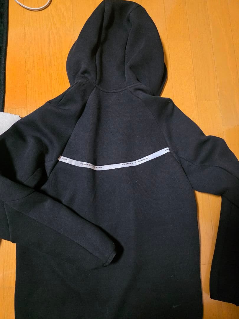 Nike テックフリース 黒 反射 値下げ交渉あり