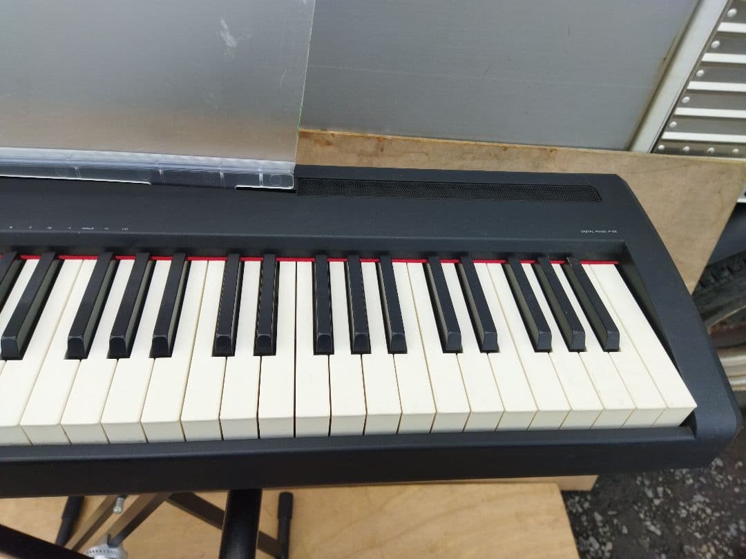 ヤマハ　YAMAHA　電子ピアノ スタンド付　P-95 動作OK