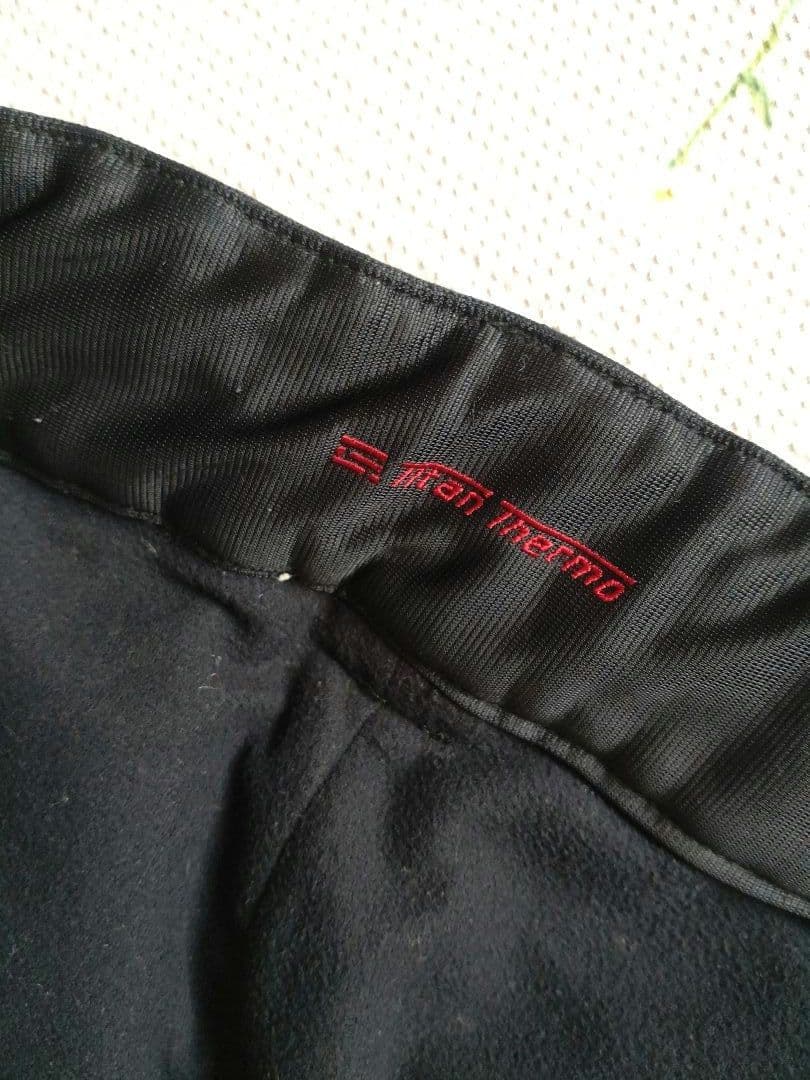 DESCENTE レディーススキーウェアジャケット&パンツ上下セット　ホワイト