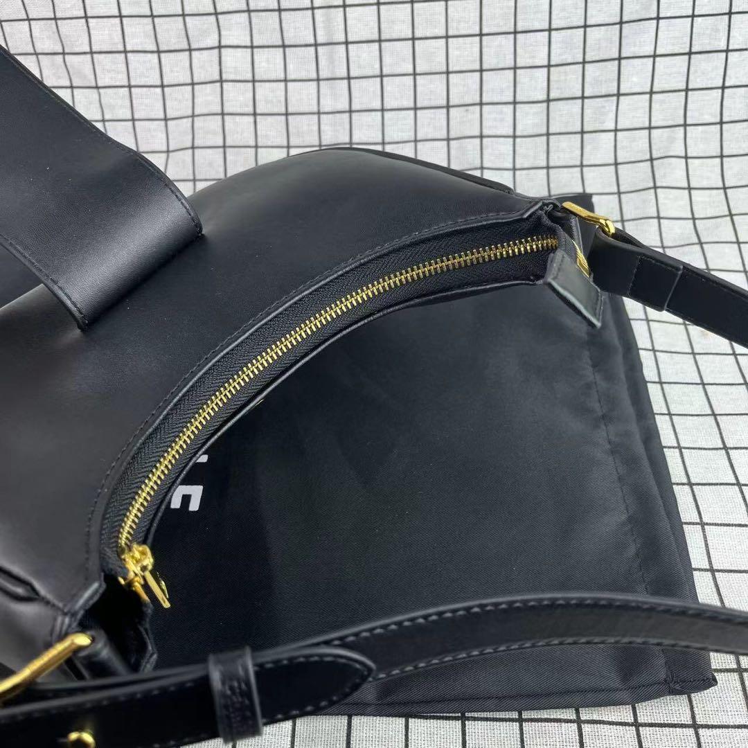 CELINE AVA トリオンフ　セリーヌ　ショルダーバッグ