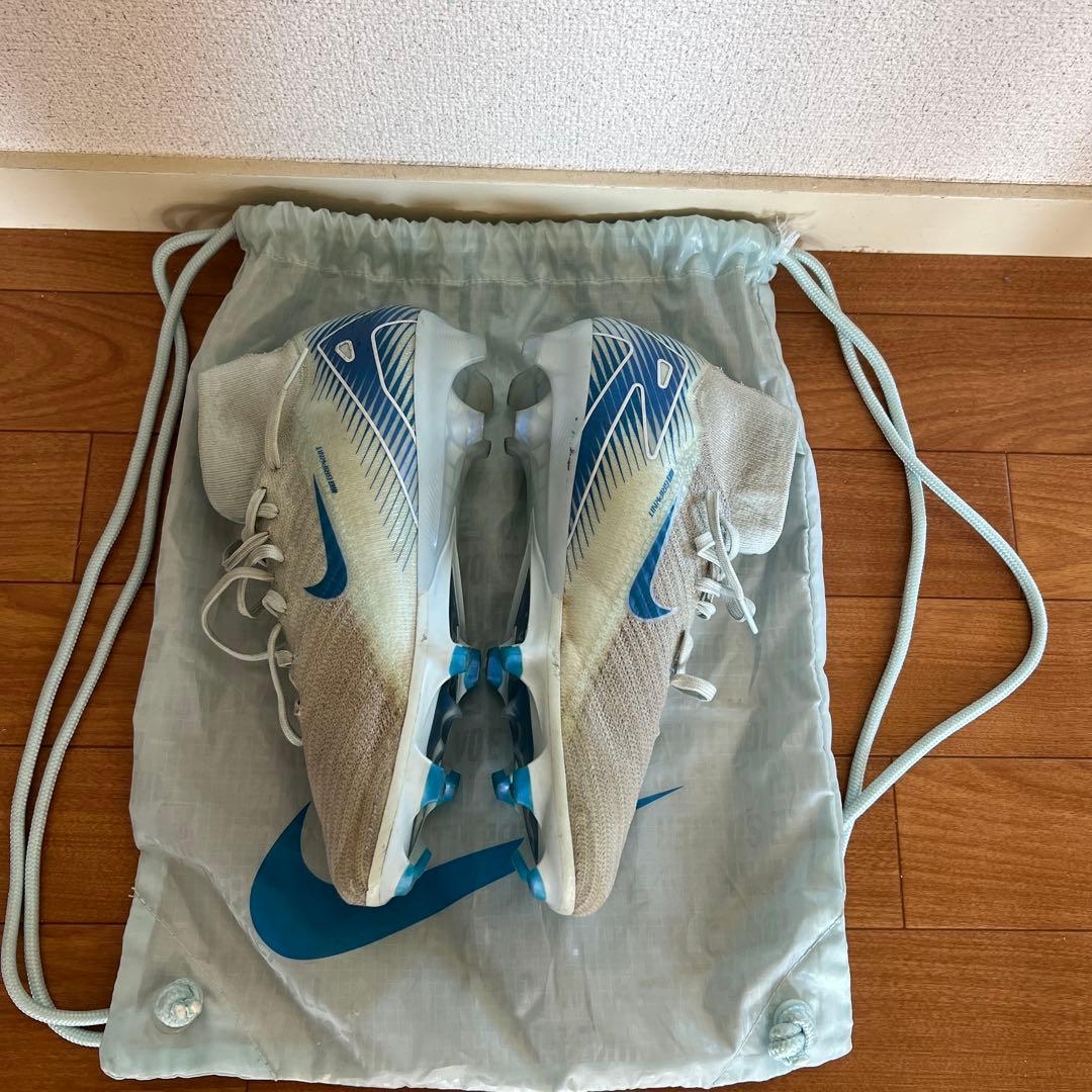 Nike サッカーシューズ ホワイト/ブルー FG