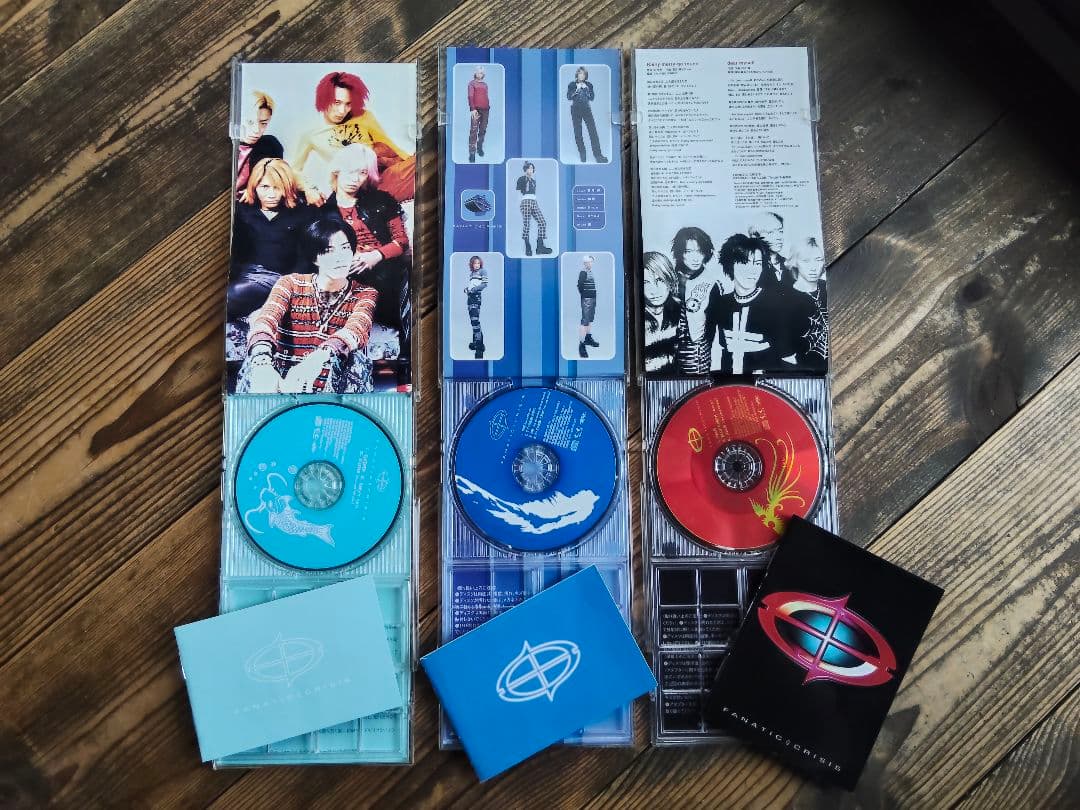 FANATIC◇CRISIS まとめ売り サイン色紙　CD パンフレット　V系
