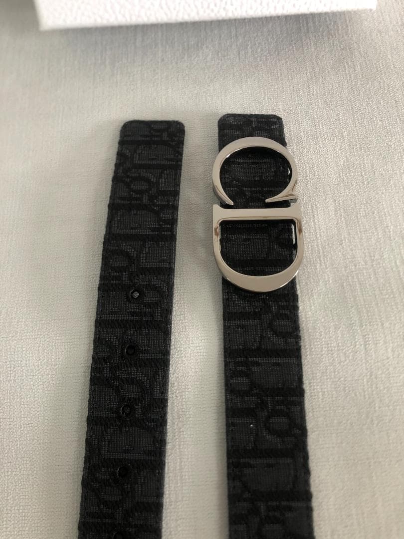 ブラック　ベルト　EUR85　シルバーＣＤロゴ　美品　レザー　高級感　綺麗