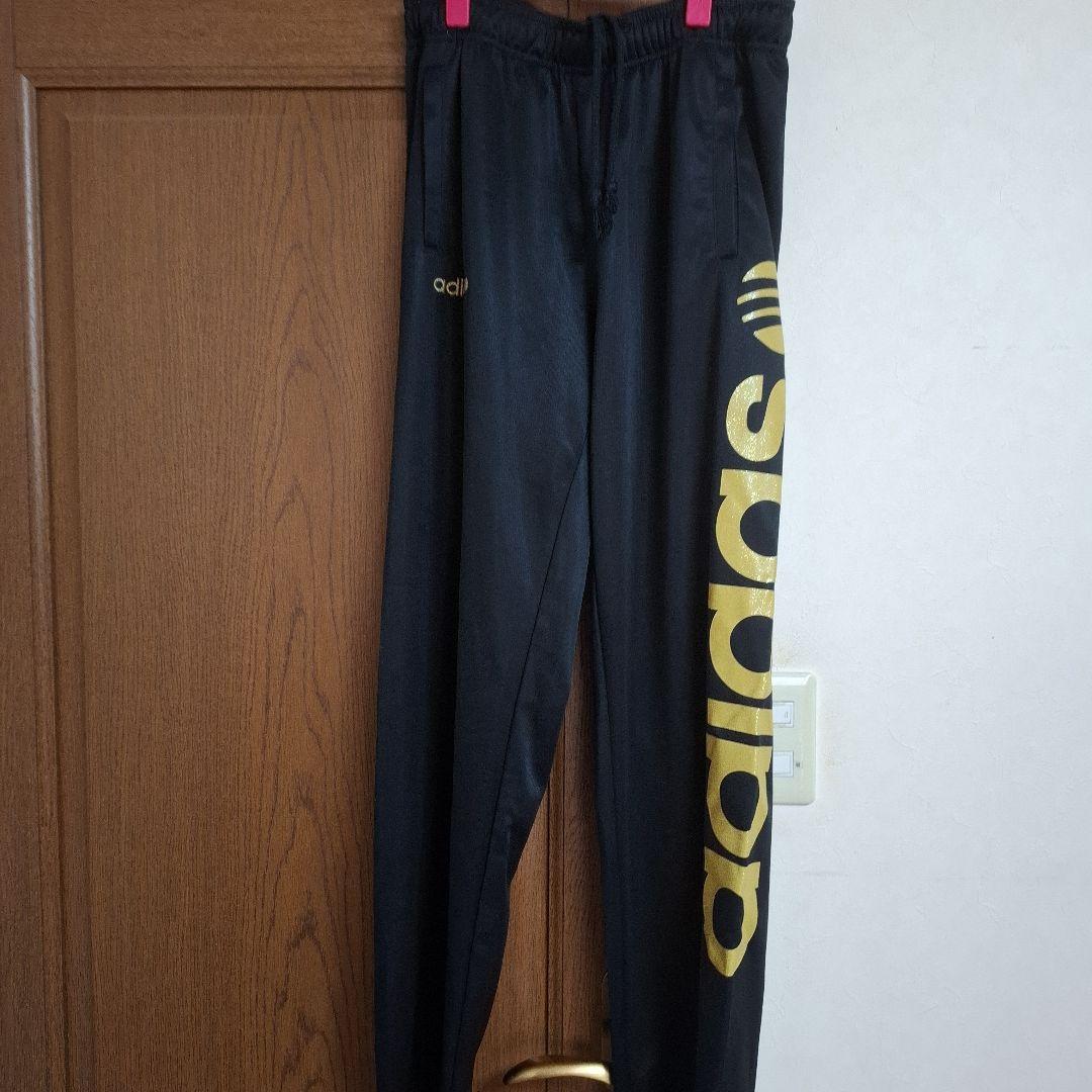 adidas ジャージ上下セット ブラック/ゴールド