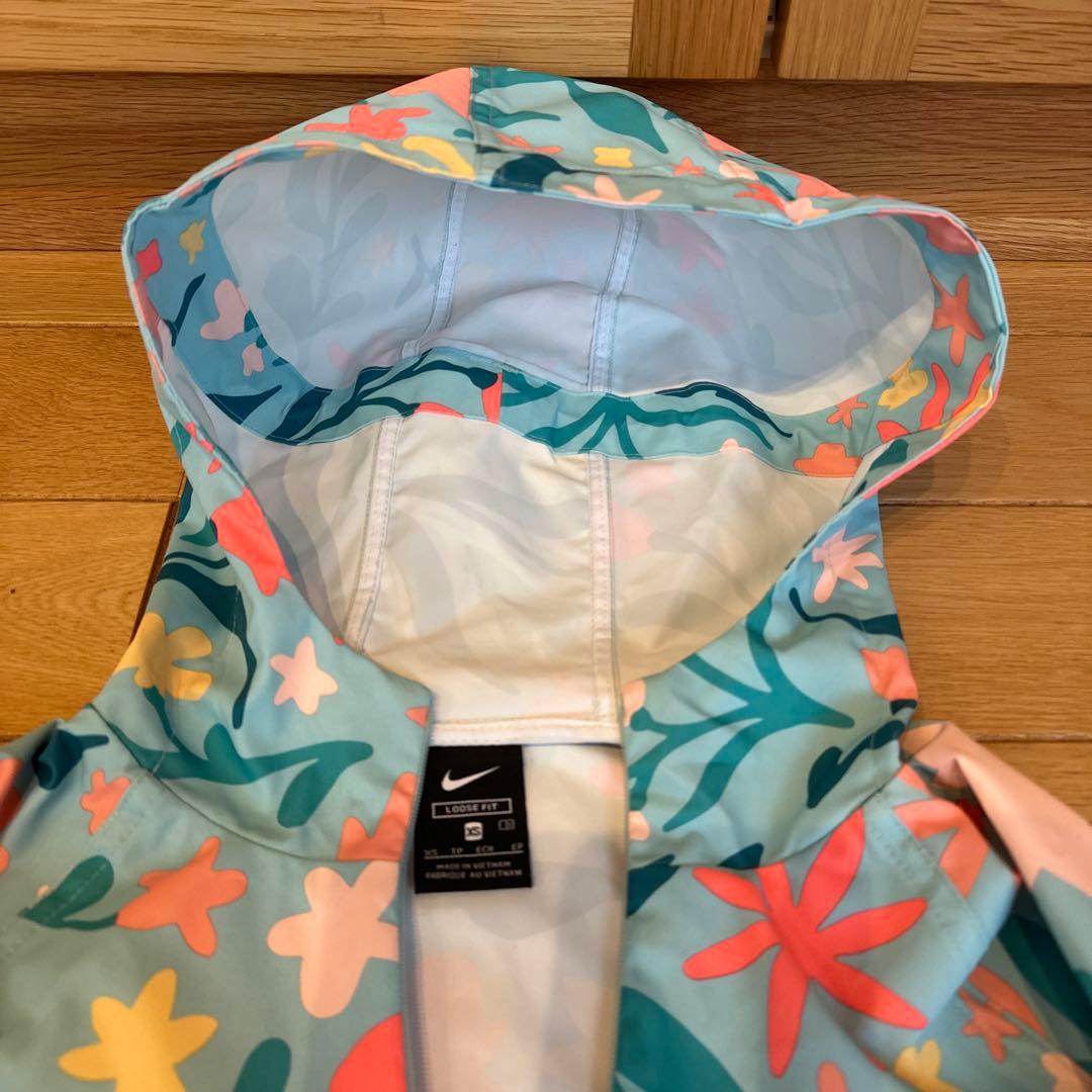 SALE★【新品】【未使用】NIKE ハーフジップ花柄ジャケット　ウィメンズXS