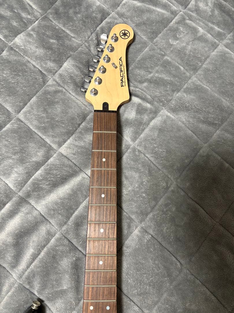 pacifica 112v エレキギター