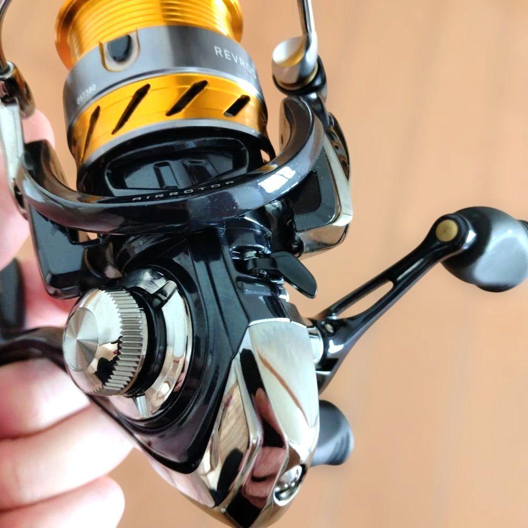 新品 未使用 DAIWA REVROS 2004H-DH スピニングリール