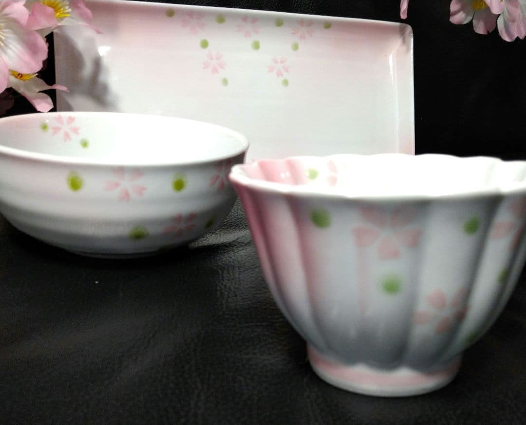 ♦春にお奨め素敵な桜【おもてなし】⬛【有田焼・一峰窯の桜柄平皿】⬛5皿
