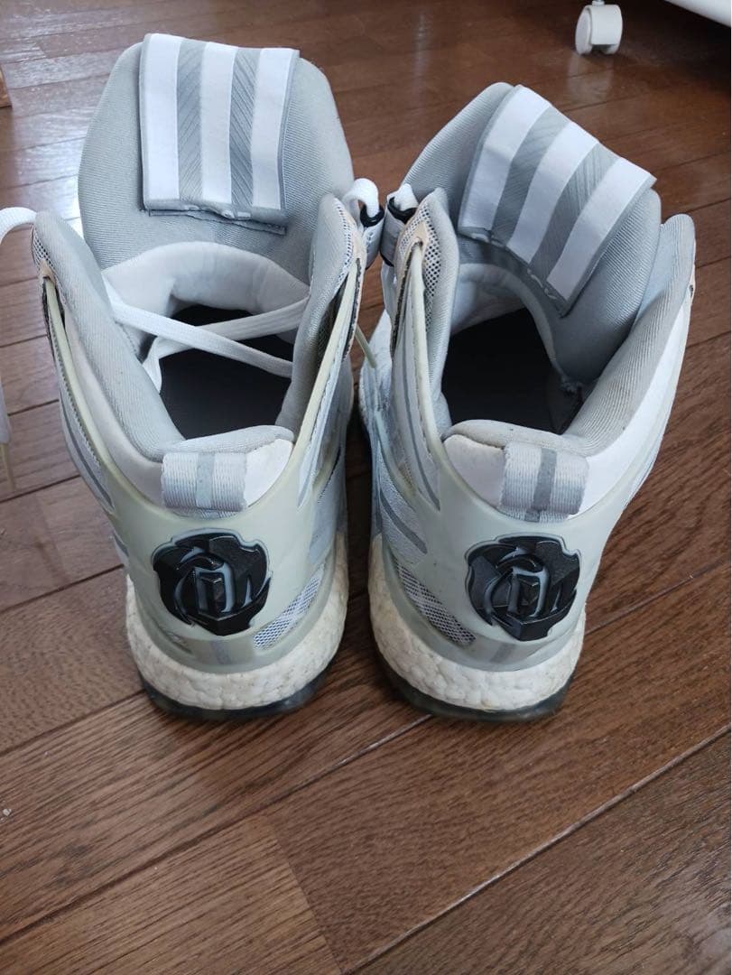 お値下げ　adidas バスケットボールシューズ ハイカット ホワイト/グレー