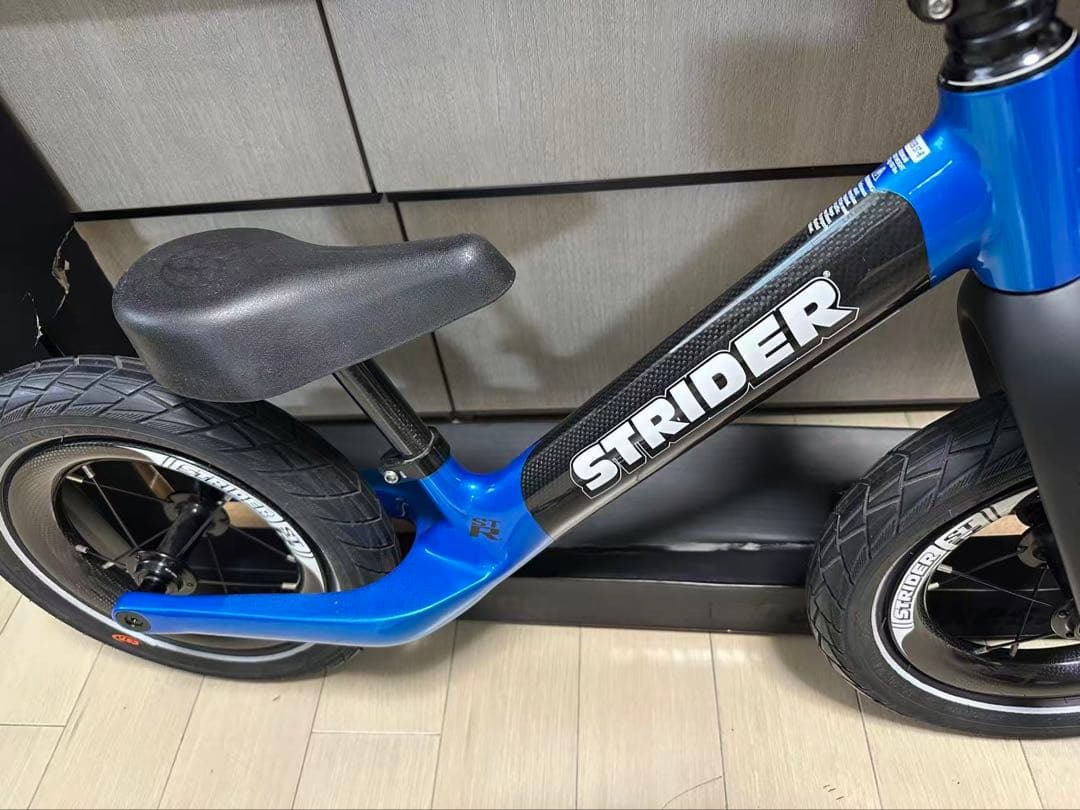 STRIDER ストライダー　数量限定　ST-R　カーボン　新品