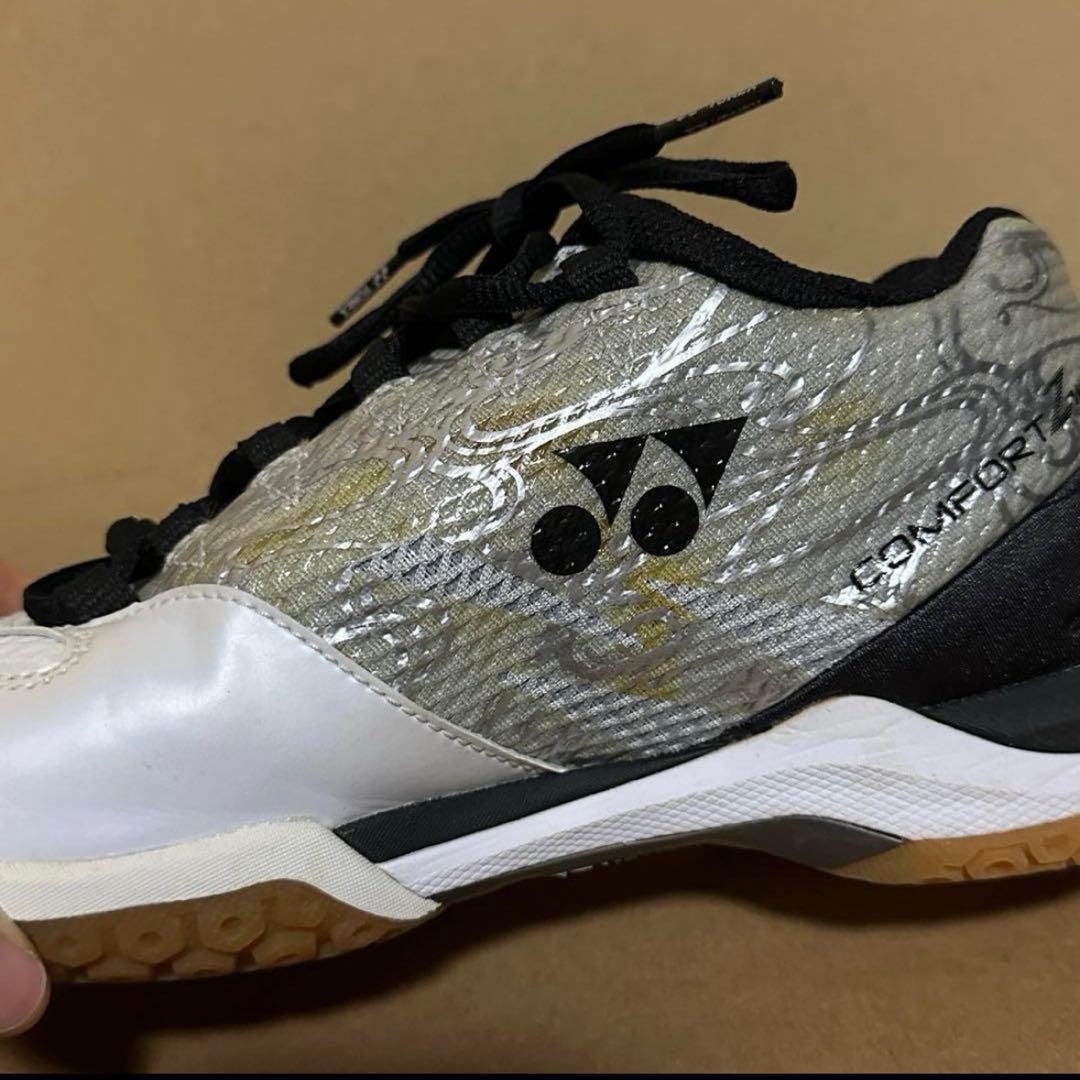 【新品】YONEX COMFORT Z WMDバドミントンシューズ 24.0cm