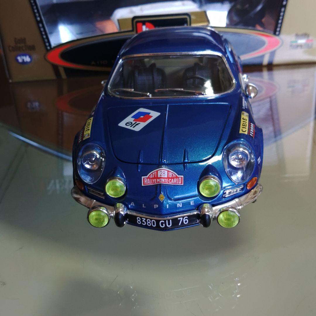 Bburago Alpine A110 1/16 ミニカー