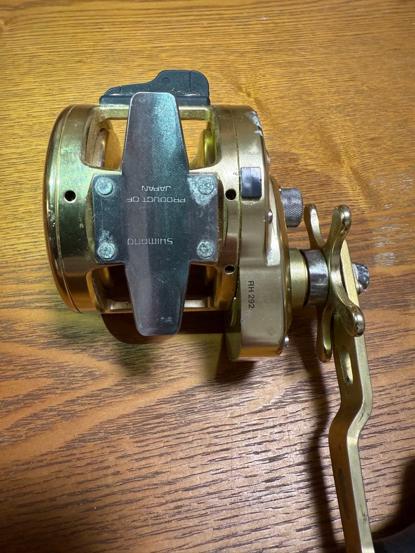 Shimano スコーピオンオシアジガー2000 ベイトリール ゴールド