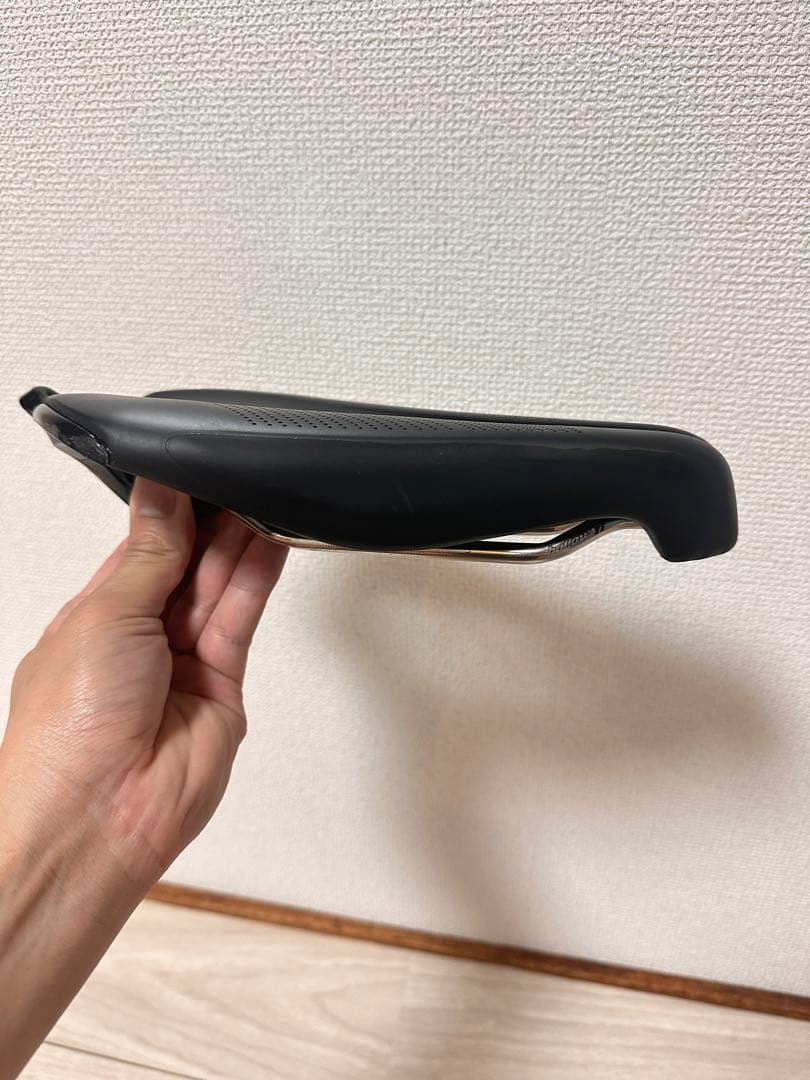 Specialized Sitero サドル 143mm