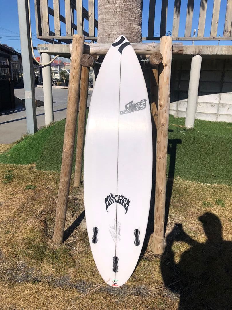 MAYHEM 5.8ショートボード値下げ中！