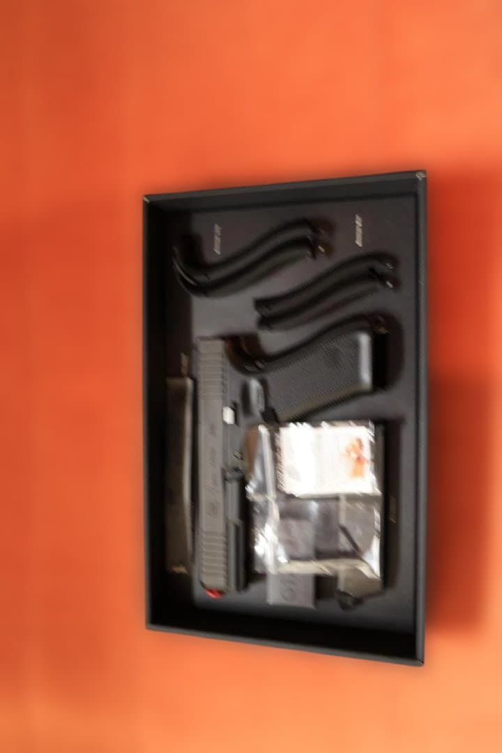 G17 Gen5 ガスガン 本体と付属品
