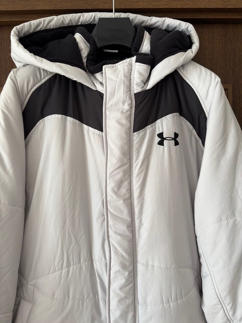 Under Armour ベンチコート ライトグレー/ブラック