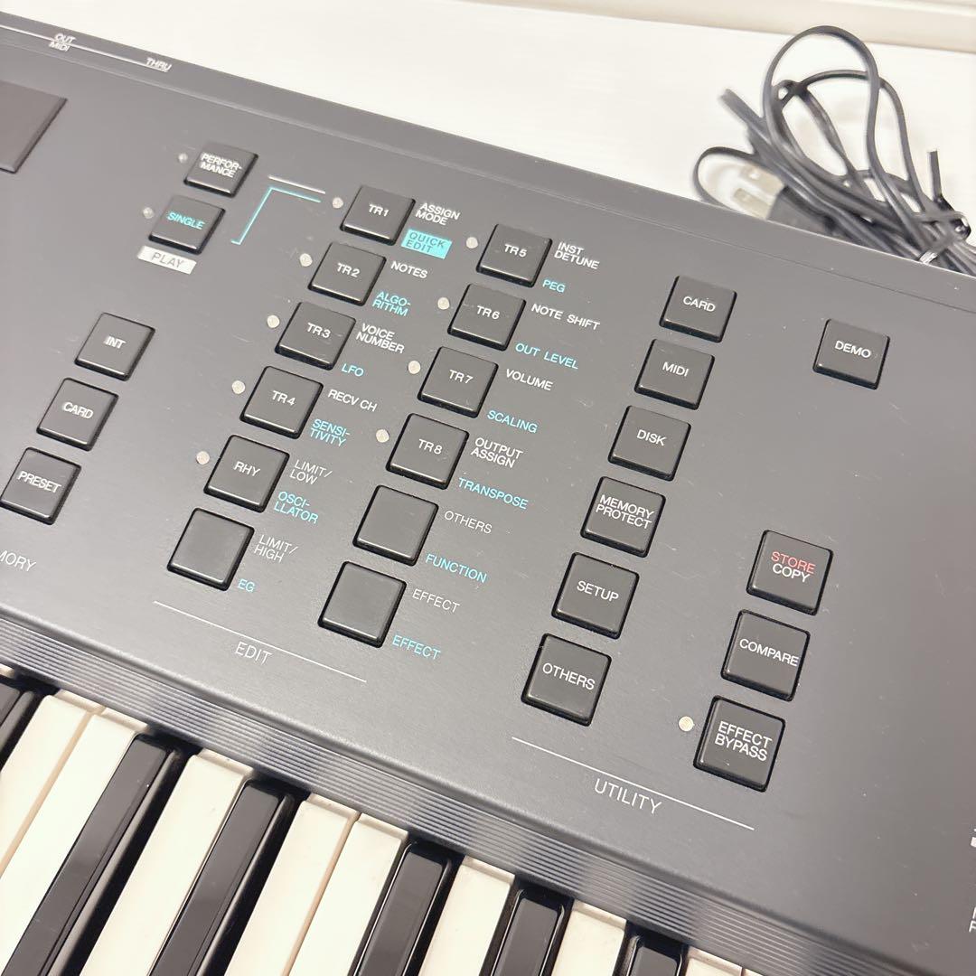 【希少】動作品 YAMAHA V50 シンセサイザー 61鍵 キーボード