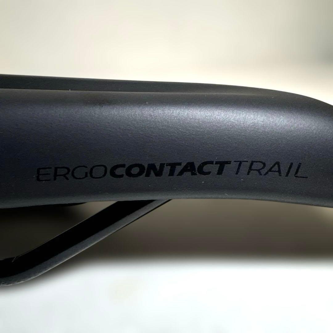 ERGO CONTACT TRAIL サドル ブラック　新車外し