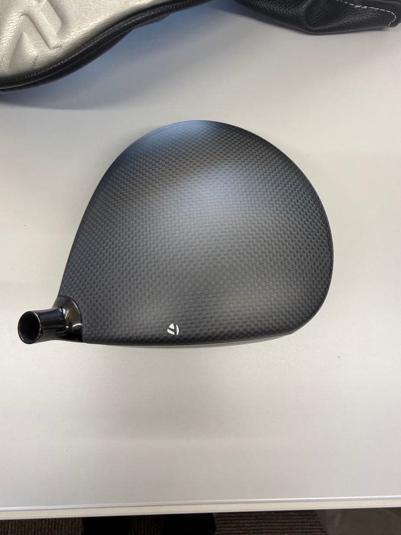 TaylorMade Qi35 max 10.5度ヘッド、ヘッドカバー付き