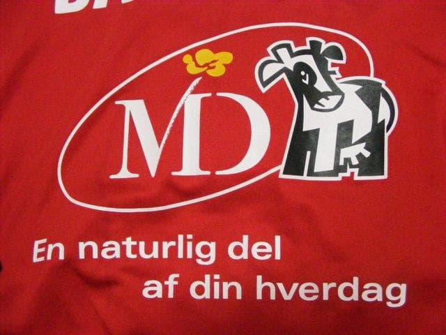 激レア デンマーク代表 選手支給品？ ジャージ Mサイズ hummel