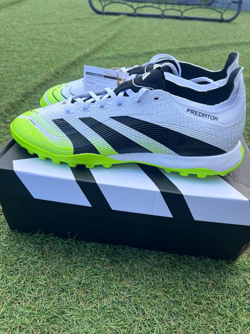 新品未使用 adidas PREDATOR LEAGUE TF トレシュー