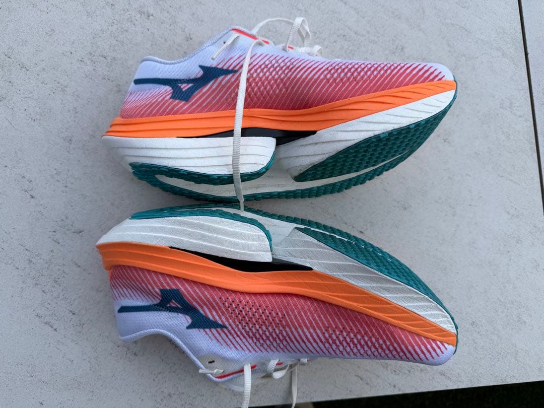 Mizuno ウェーブリベリオンプロ　27.0cm