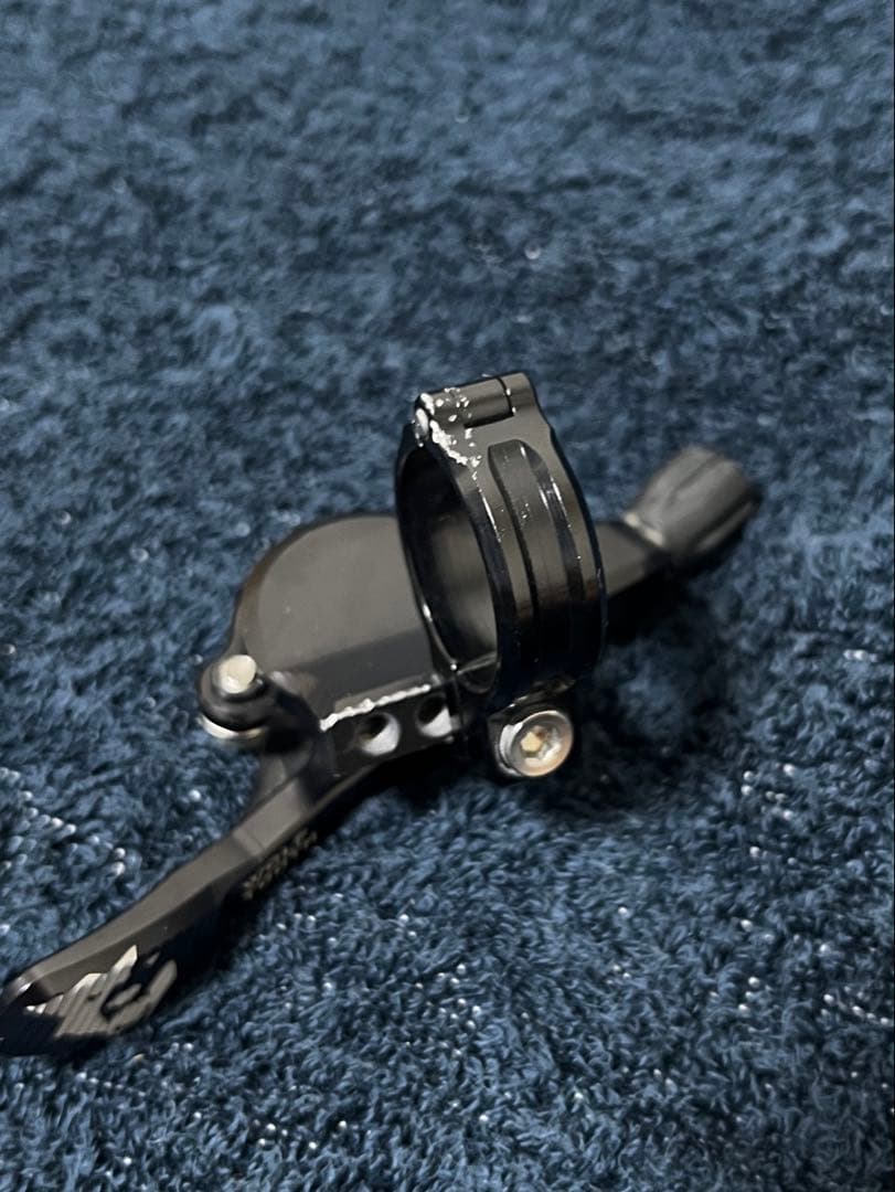 WOLFTOOTH Remote Pro Lever ユニーバーサルクランプ