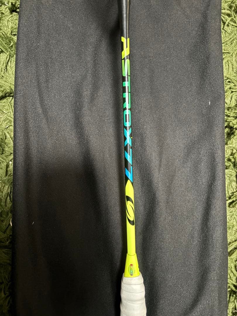 YONEX ASTROX 77 バドミントンラケット ケース付き【4U 5G】