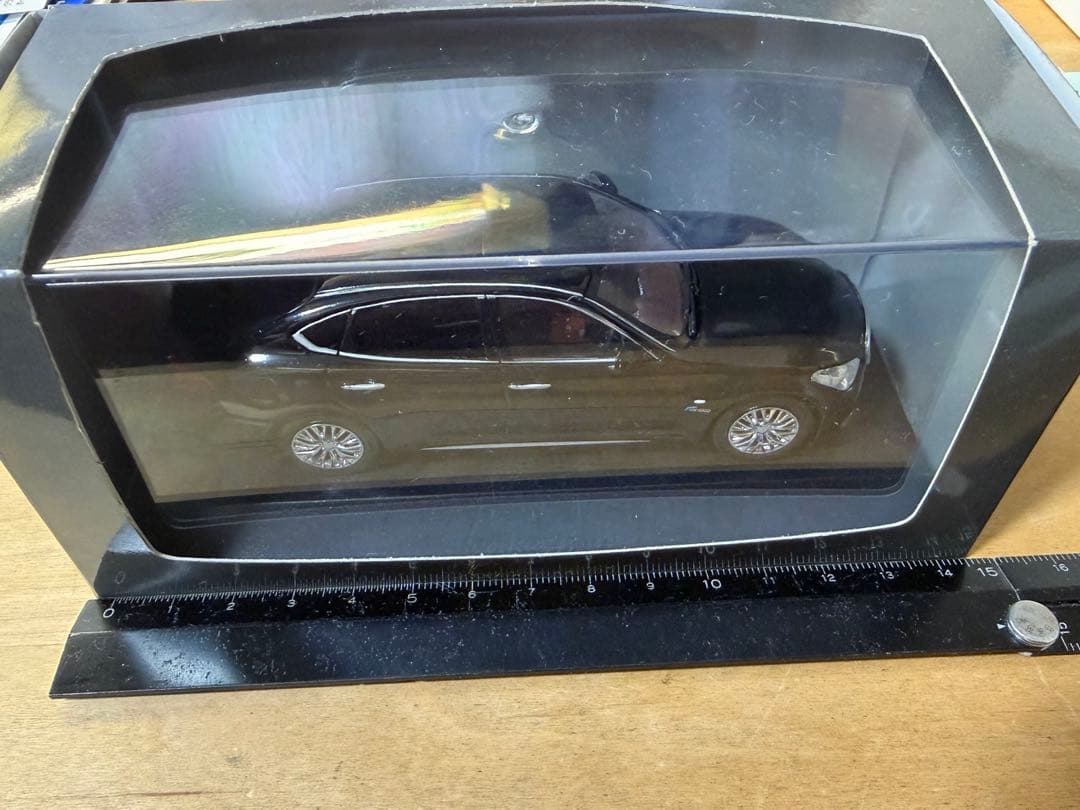 京商　日産　シーマ　ミニカー