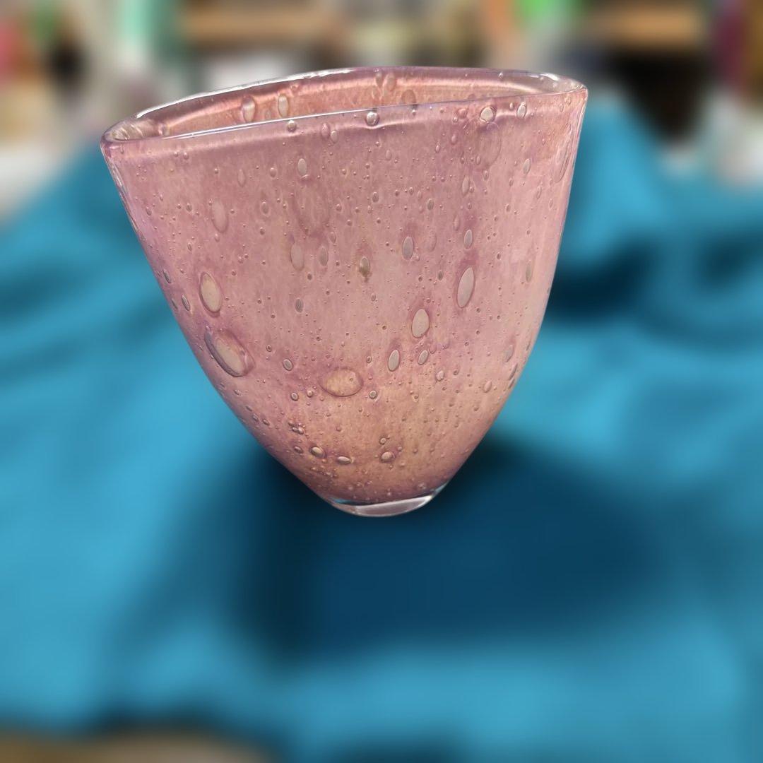 【ヘンリーディーン】ピンクガラスフラワースタンド気泡入り 円錐形