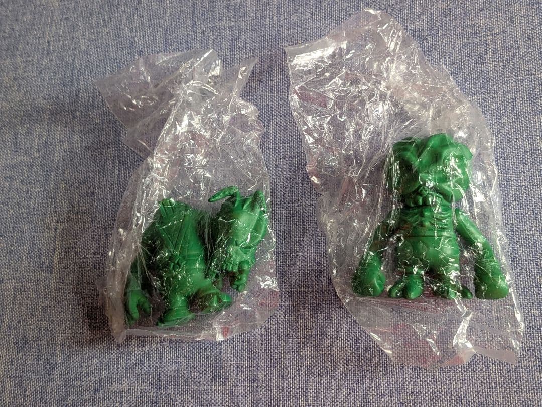 SECRET BASE ミニフィギュア7個とキーホルダーセット