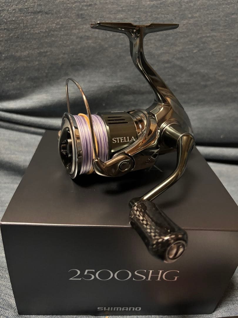 シマノ　 22ステラ2500SHG ノブ、ラインなし