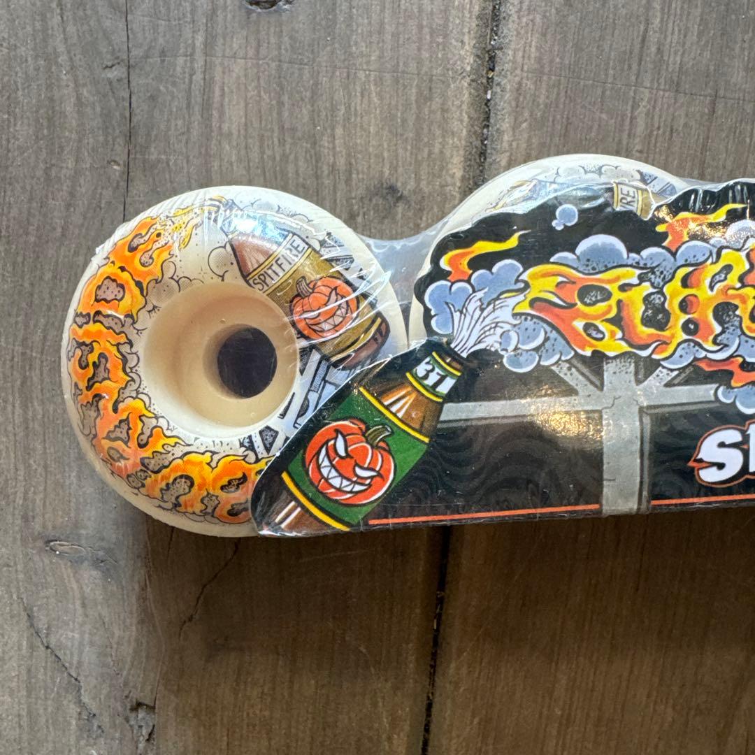 Spitfire フォーマル4クラシック56mm 99A ウィール定価9,130