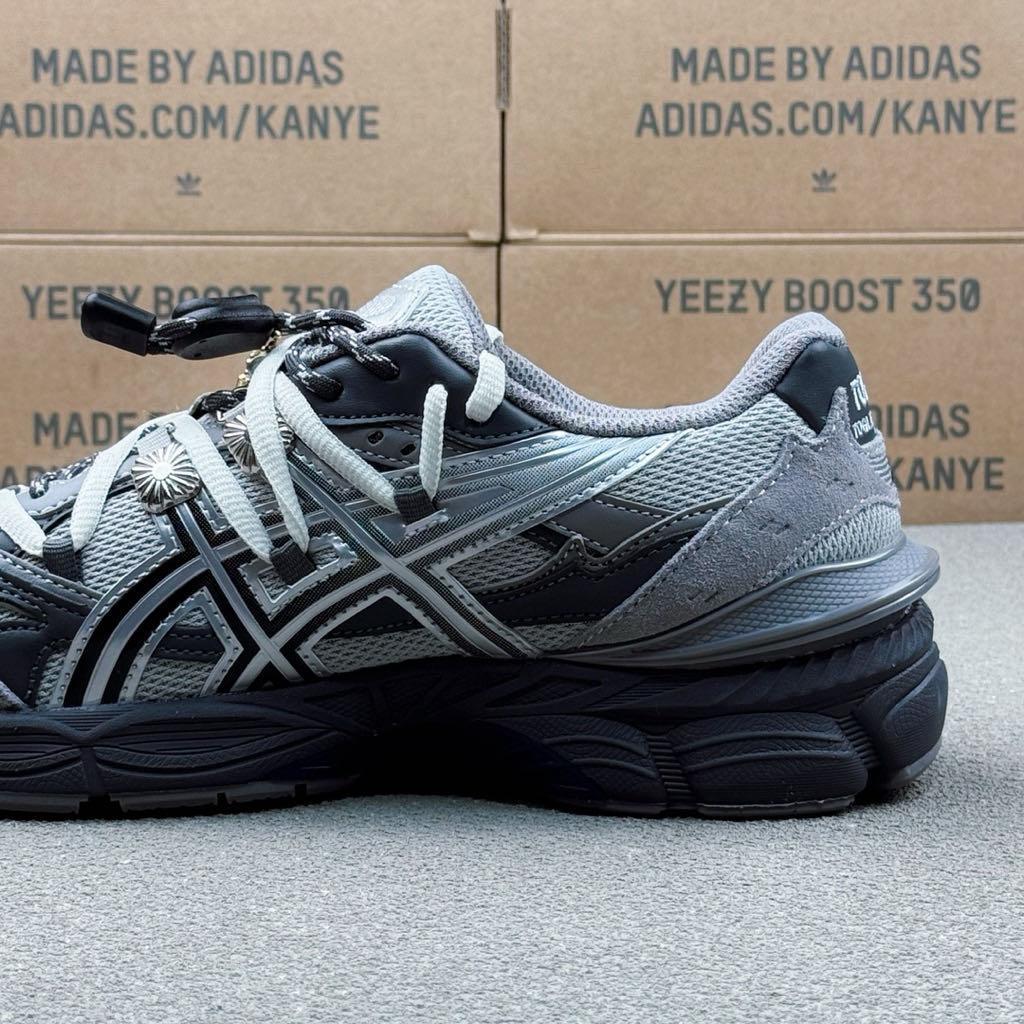 TOGA × Asics コラボスニーカー Gel-Cumulus 16 TG